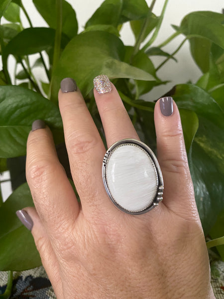 Sterling Silver Ring With Natural White Scolecite Stone - Size 9.5